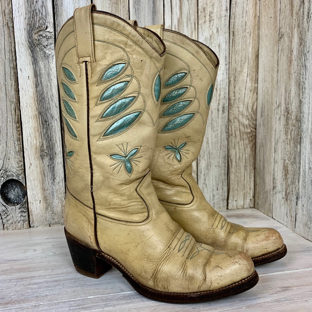 Vintage Cream Cowboy Boots
